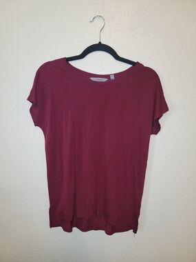 Athleta Move With Ease Tee Size XS  Raspberry  Red